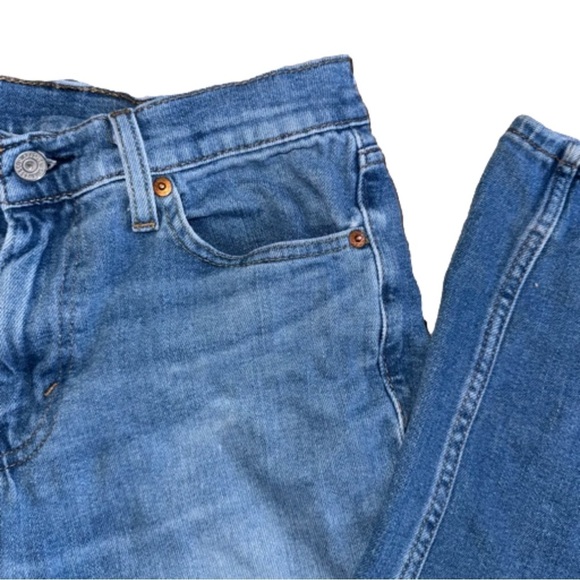 Women’s Levi’s 💕✨ - Picture 2 of 6